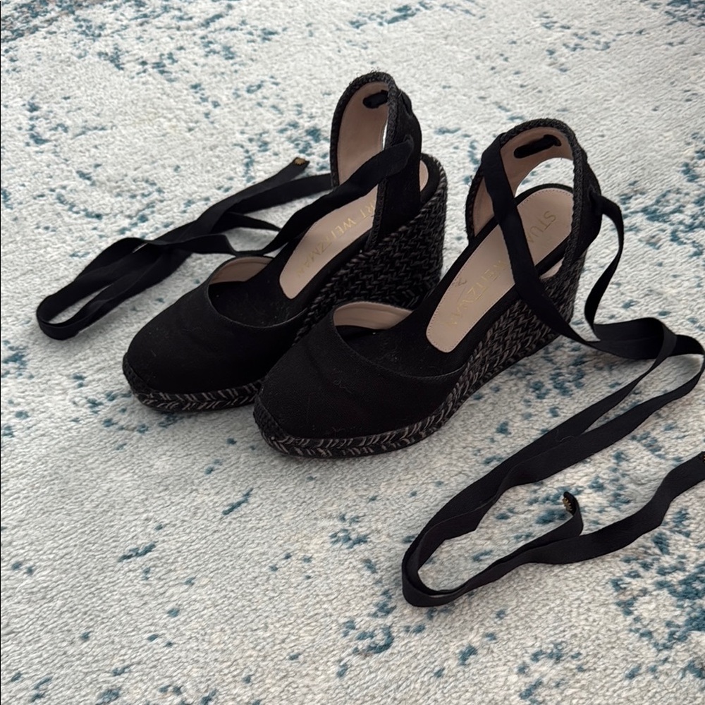 Stuart Weitzman Marguerita Wedge size 9